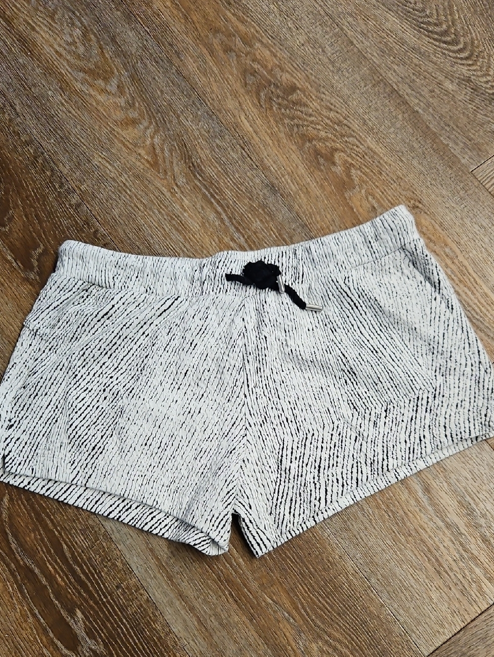 ZYIA Black & White Marled Athletic Shorts with Drawstring
